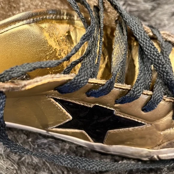 Golden Goose Gold shoes - Picture 6 of 9